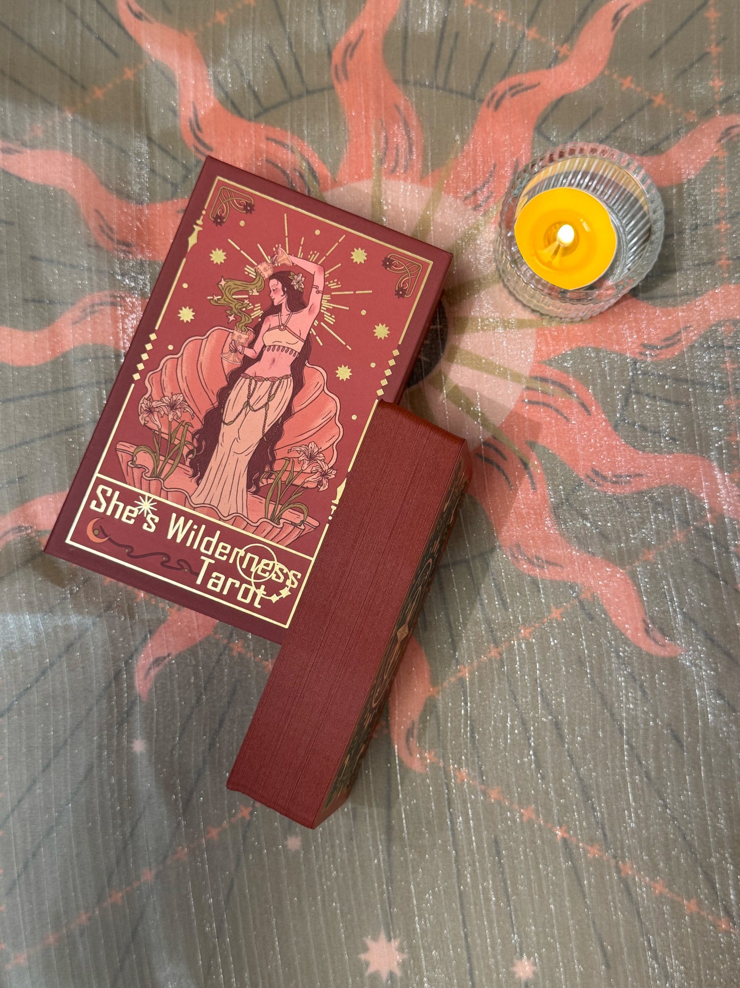 She's Wilderness Tarot Red Deluxe ——A Tribute to the Divine Feminine——All-Women Tarot Deck