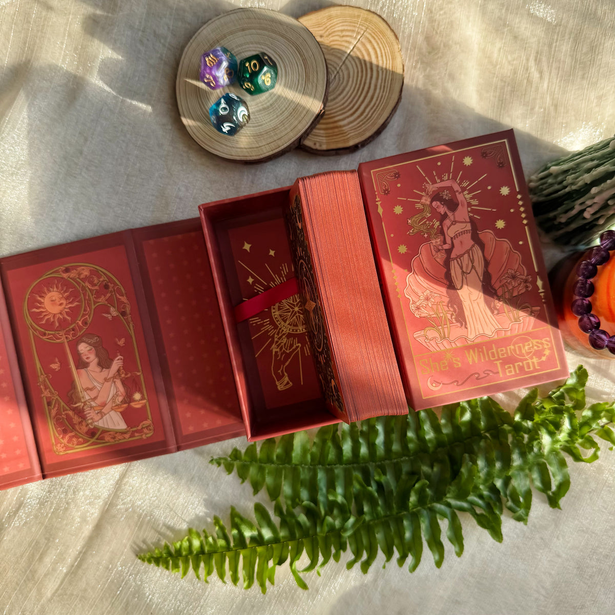She's Wilderness Tarot Red Deluxe ——A Tribute to the Divine Feminine——All-Women Tarot Deck
